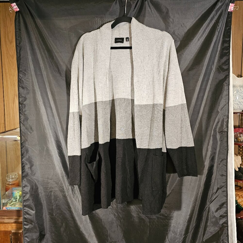 Cyrus three toned open front cardigan. Size 3X